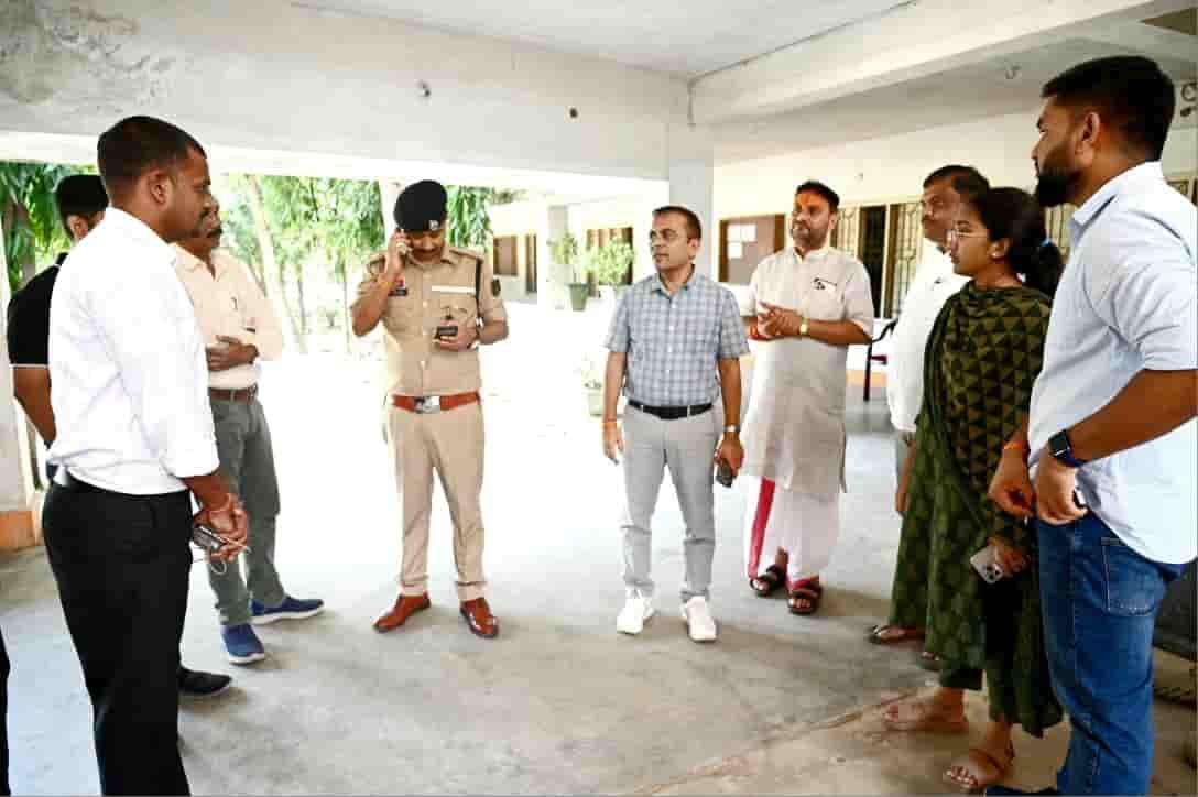 महानदी किनारे सुरक्षा का कवच, साय के निर्देश पर प्रशासन पूरी तरह मुस्तैद महानदी किनारे सुरक्षा का कवच, साय के निर्देश पर प्रशासन पूरी तरह मुस्तैद