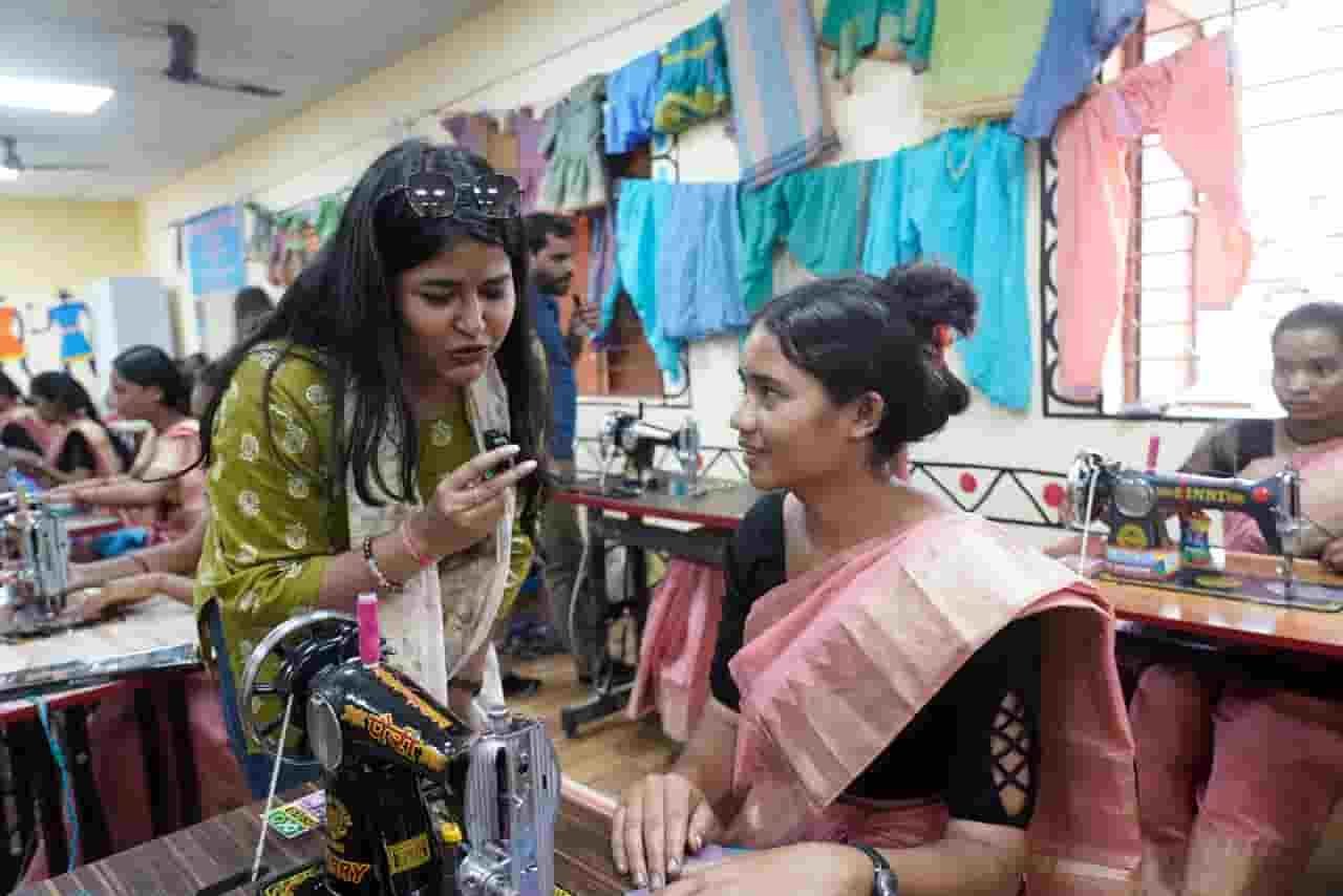 बस्तर की बदली तस्वीर ने चौंकाया, नेतानार पहुंचे दिल्ली के 43 इंफ्लुएंसर्स बस्तर की बदली तस्वीर ने चौंकाया, नेतानार पहुंचे दिल्ली के 43 इंफ्लुएंसर्स