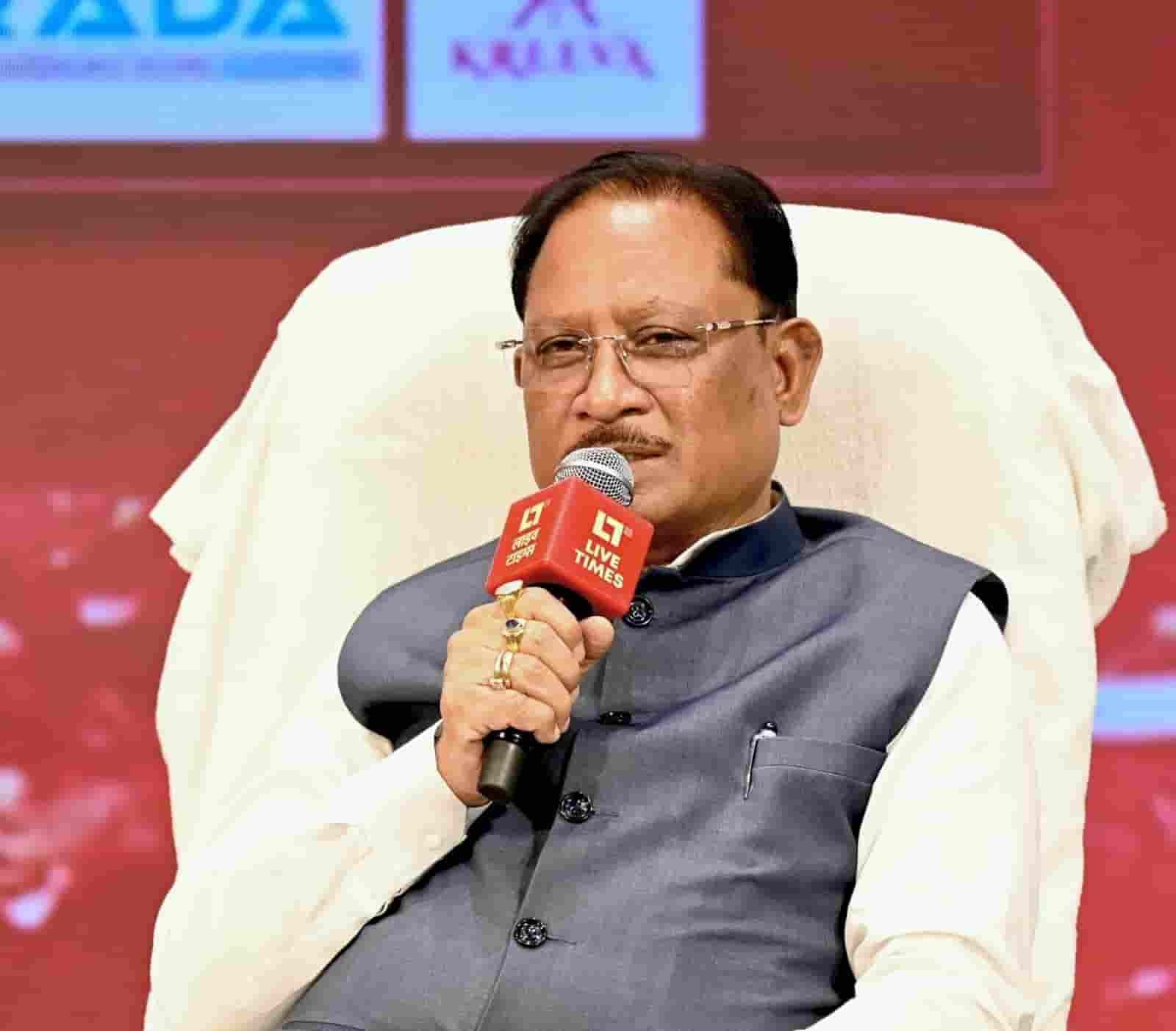 विकास के शिखर की ओर छत्तीसगढ़—नई संभावनाओं के साथ अग्रणी राज्य बनने का संकल्प विकास के शिखर की ओर छत्तीसगढ़—नई संभावनाओं के साथ अग्रणी राज्य बनने का संकल्प