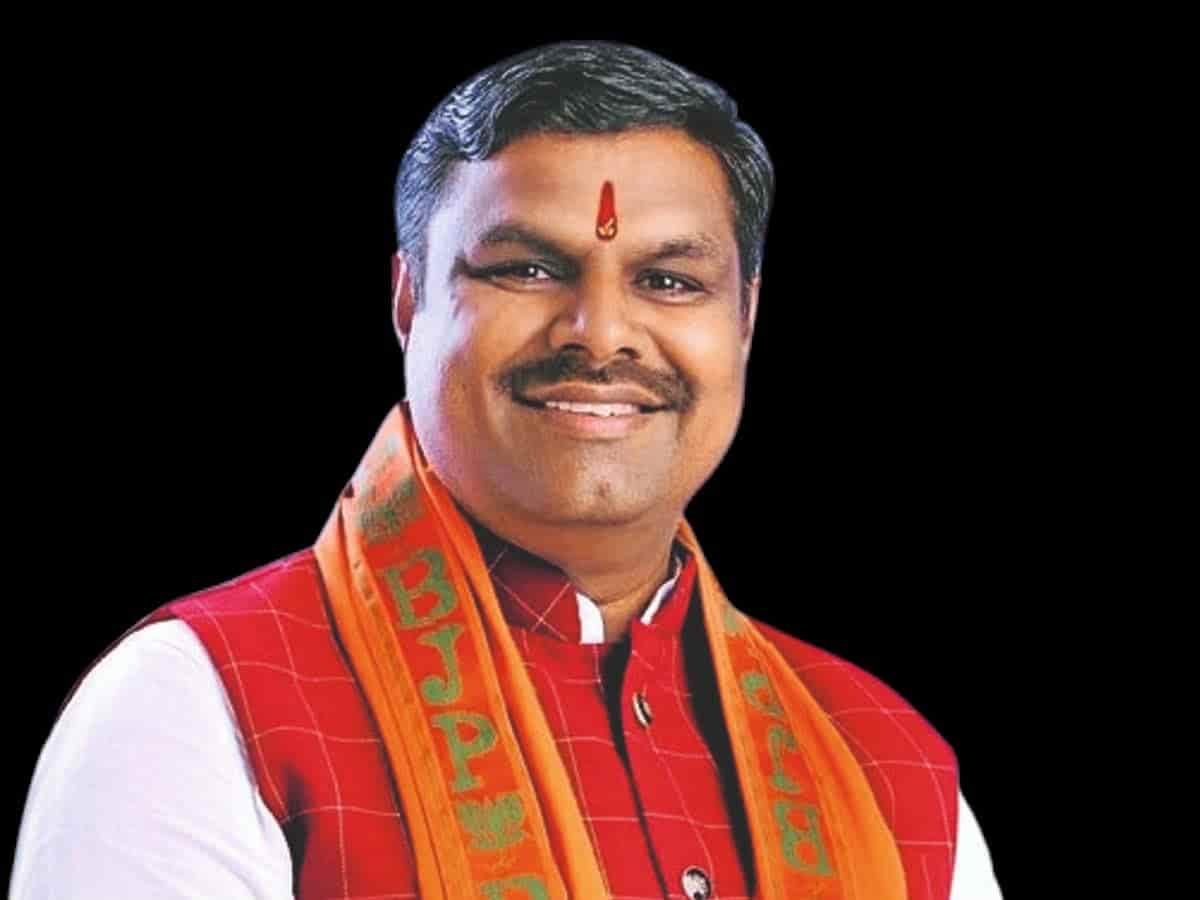 दफ्तरों के चक्कर से मुक्ति, शिक्षा मंत्री की पहल से विद्यार्थियों को मिली राहत दफ्तरों के चक्कर से मुक्ति, शिक्षा मंत्री की पहल से विद्यार्थियों को मिली राहत