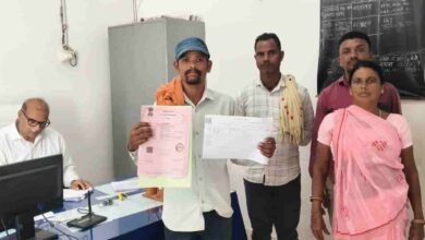 एक ही प्रक्रिया में दो काम, किसान चंद्रशेखर के लिए आसान हुई जमीन की रजिस्ट्री एक ही प्रक्रिया में दो काम, किसान चंद्रशेखर के लिए आसान हुई जमीन की रजिस्ट्री
