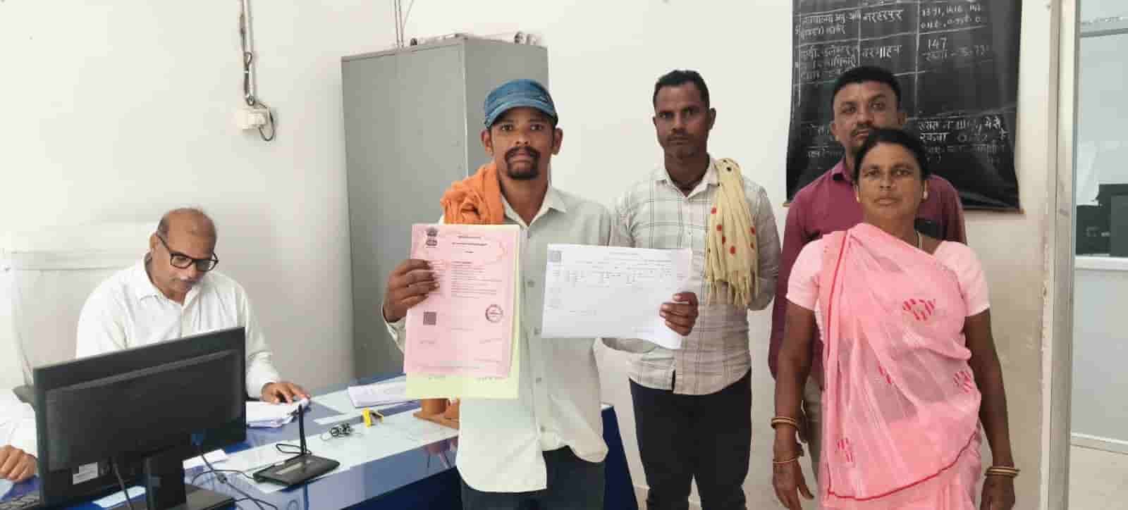 एक ही प्रक्रिया में दो काम, किसान चंद्रशेखर के लिए आसान हुई जमीन की रजिस्ट्री