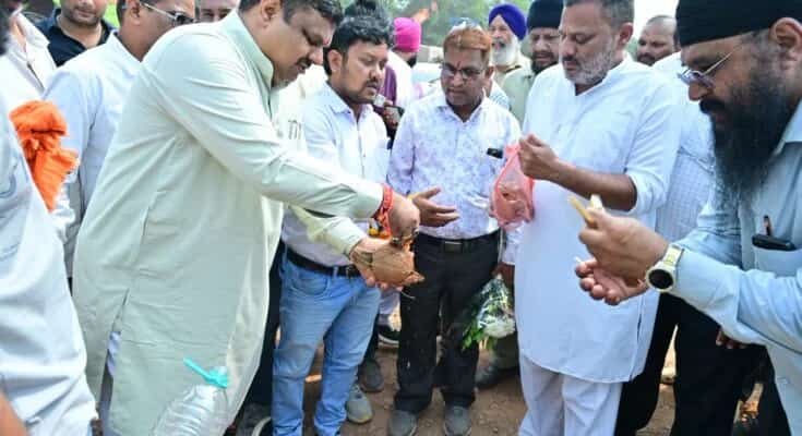 विकास की नई राह पर ट्रांसपोर्ट नगर, सीसी रोड से मजबूत होगा सड़क बुनियादी ढांचा विकास की नई राह पर ट्रांसपोर्ट नगर, सीसी रोड से मजबूत होगा सड़क बुनियादी ढांचा