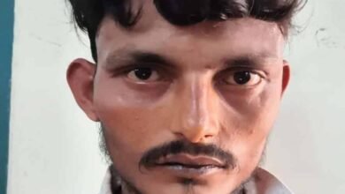 दरवाजा खुला छोड़कर सोना पड़ा महंगा, घर से मोबाइल चोरी के मामले में युवक गिरफ्तार