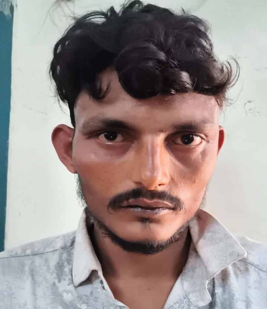 दरवाजा खुला छोड़कर सोना पड़ा महंगा, घर से मोबाइल चोरी के मामले में युवक गिरफ्तार