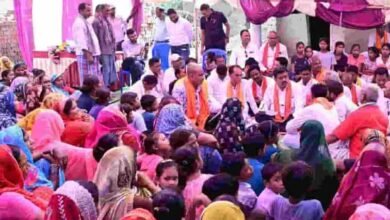 गांव की चौपाल, जनसंवाद की पहल—वनांचल में ग्रामीणों के बीच पहुंचे विजय शर्मा