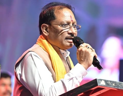 डांडिया की थाप, संस्कृति की पहचान—गरबा महोत्सव में झलकता मातृशक्ति का सम्मान डांडिया की थाप, संस्कृति की पहचान—गरबा महोत्सव में झलकता मातृशक्ति का सम्मान