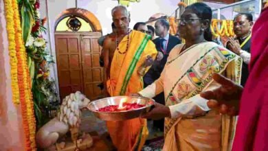 आस्था के आंगन में राष्ट्रपति की प्रार्थना, माँ दंतेश्वरी से मांगी देश की समृद्धि और खुशहाली आस्था के आंगन में राष्ट्रपति की प्रार्थना, माँ दंतेश्वरी से मांगी देश की समृद्धि और खुशहाली