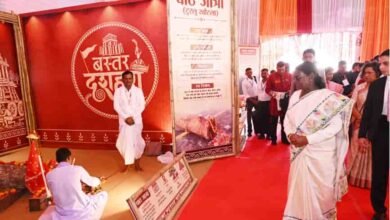 बस्तर दशहरा के मंच से राष्ट्रपति मुर्मु का संदेश—प्रकृति के साथ जीना जनजातीय समाज से सीखें बस्तर दशहरा के मंच से राष्ट्रपति मुर्मु का संदेश—प्रकृति के साथ जीना जनजातीय समाज से सीखें