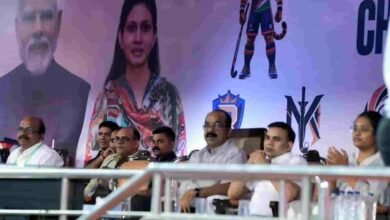 उप मुख्यमंत्री अरुण साव ने हॉकी स्टेडियम पहुंचकर खिलाड़ियों की हौसला अफजाई की उप मुख्यमंत्री अरुण साव ने हॉकी स्टेडियम पहुंचकर खिलाड़ियों की हौसला अफजाई की