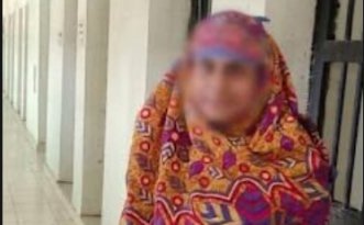 दुर्ग पुलिस का बड़ा एक्शन, बांग्लादेशी नागरिक रीना अख्तर को देश से भेजा गया बाहर दुर्ग पुलिस का बड़ा एक्शन, बांग्लादेशी नागरिक रीना अख्तर को देश से भेजा गया बाहर