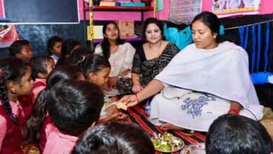 मंत्री लक्ष्मी राजवाड़े ने आंगनबाड़ी केंद्र का औचक निरीक्षण किया