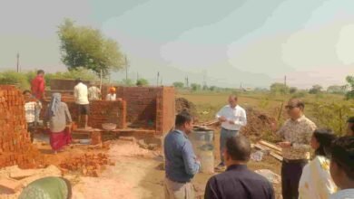 बेमेतरा में वीबी-जी राम जी योजना के कार्यों की पड़ताल, आयुक्त तारन प्रकाश सिन्हा ने किया सघन निरीक्षण