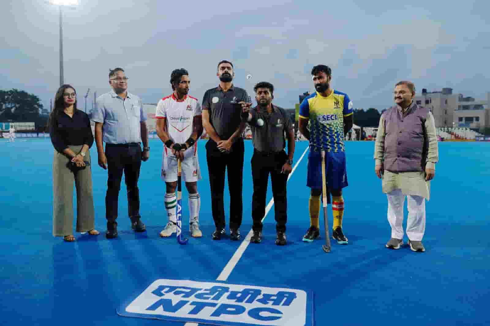 न्यायधानी नाइट्स और मैनपाट टाइटन्स का मैच 1-1 से ड्रॉ न्यायधानी नाइट्स और मैनपाट टाइटन्स का मैच 1-1 से ड्रॉ