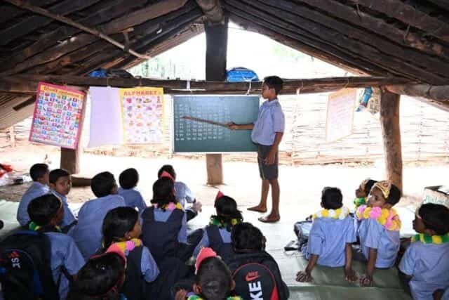दूरस्थ अंचलों तक पहुंची शिक्षा की रोशनी, नारायणपुर में बदल रही तस्वीर