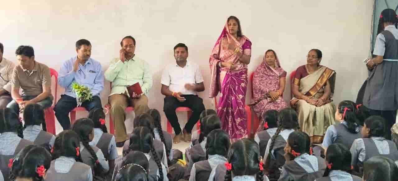 धूप और बारिश की परेशानी होगी दूर! विष्णु केमिकल ने नंदनी खुंदनी स्कूल को दिया हॉल धूप और बारिश की परेशानी होगी दूर! विष्णु केमिकल ने नंदनी खुंदनी स्कूल को दिया हॉल