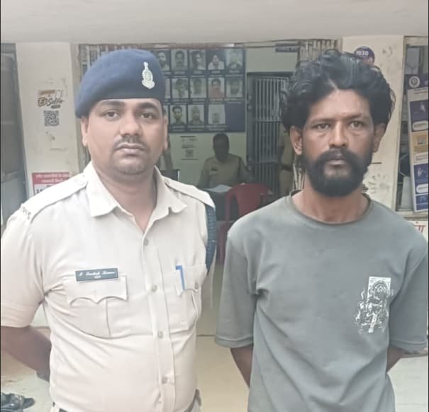 प्रेम प्रसंग के विवाद ने लिया हिंसक रूप, युवती के मंगेतर पर जानलेवा हमला; आरोपी गिरफ्तार प्रेम प्रसंग के विवाद ने लिया हिंसक रूप, युवती के मंगेतर पर जानलेवा हमला; आरोपी गिरफ्तार