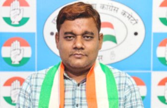 संगठन में बदलाव पर सियासी घमासान, सत्यप्रकाश सिंह के आरोपों से गरमाई राजनीति संगठन में बदलाव पर सियासी घमासान, सत्यप्रकाश सिंह के आरोपों से गरमाई राजनीति